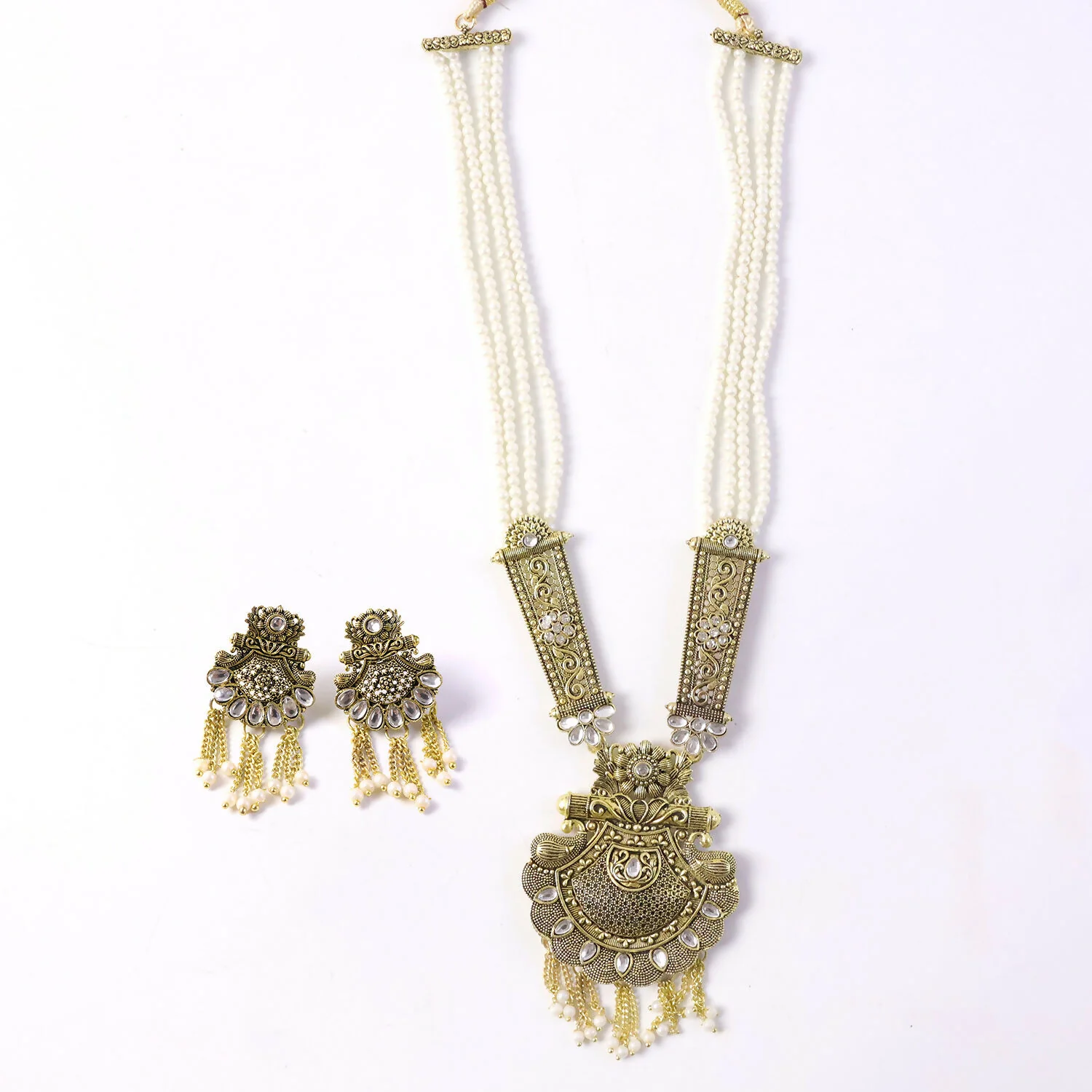Elegant Gold and Pearl Necklace Set with Intricate Detailing and Matching Earrings for Celebrations - Image 6