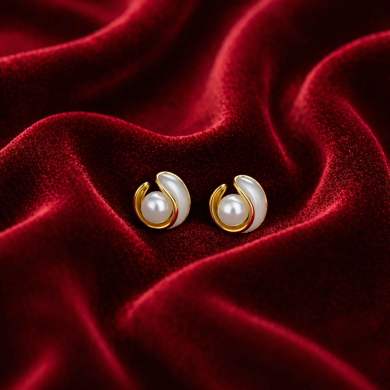 Elegant Gold Pearl Stud Earrings for Women Minimal Korean Style Jewelry - Image 2