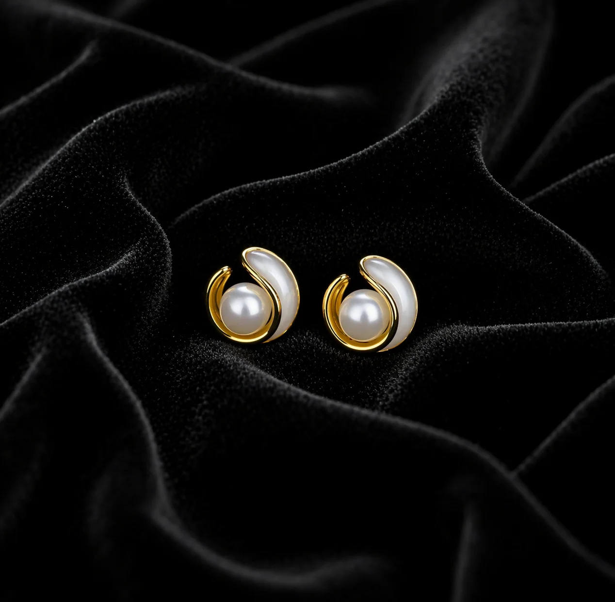 Elegant Gold Pearl Stud Earrings for Women Minimal Korean Style Jewelry - Image 4