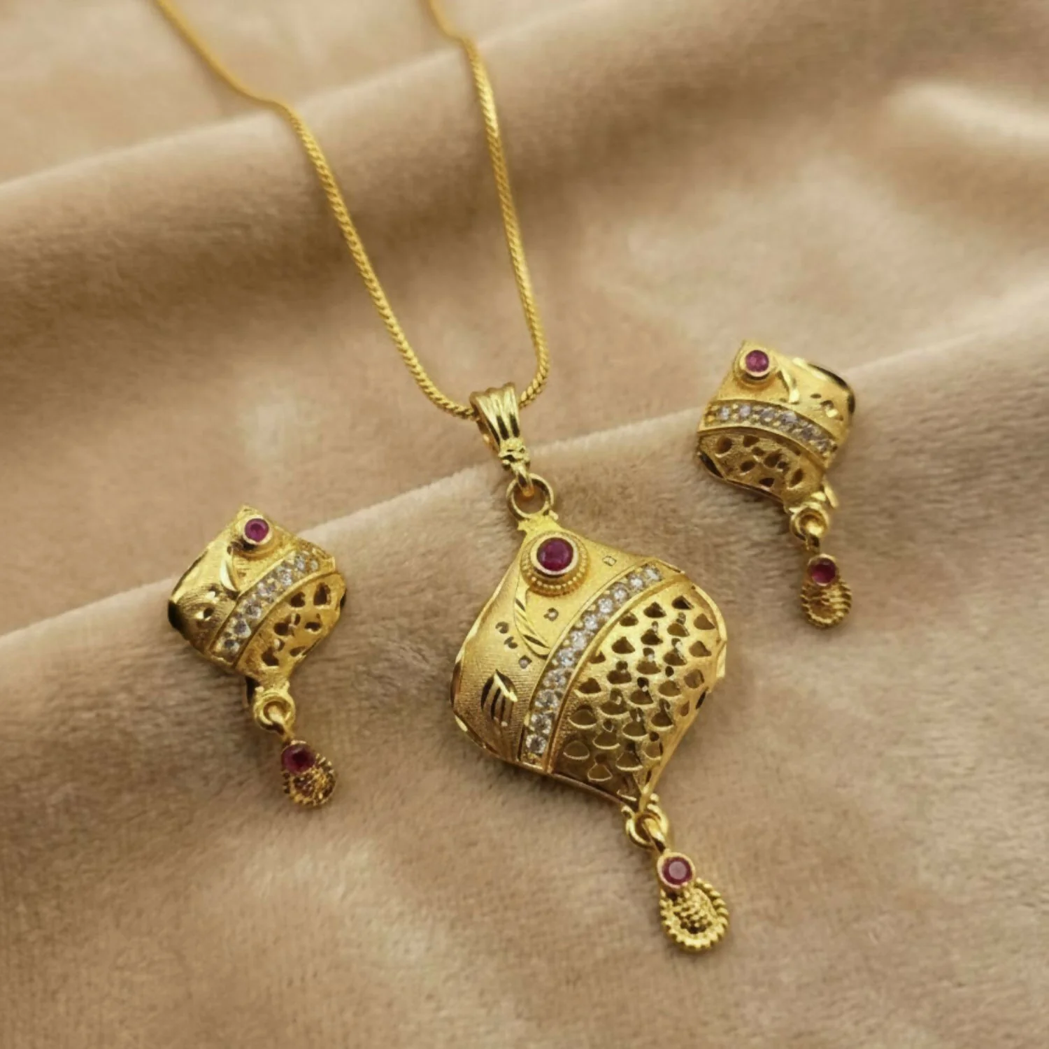 Elegant Gold Pendant and Earring Set Stylish Traditional Jewelry Set for Women - Image 7