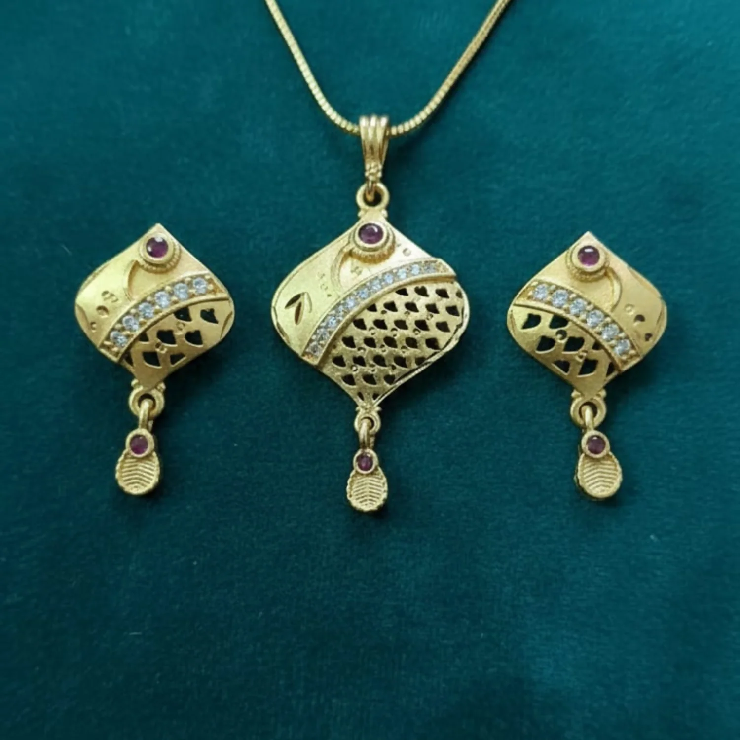 Elegant Gold Pendant and Earring Set Stylish Traditional Jewelry Set for Women - Image 8