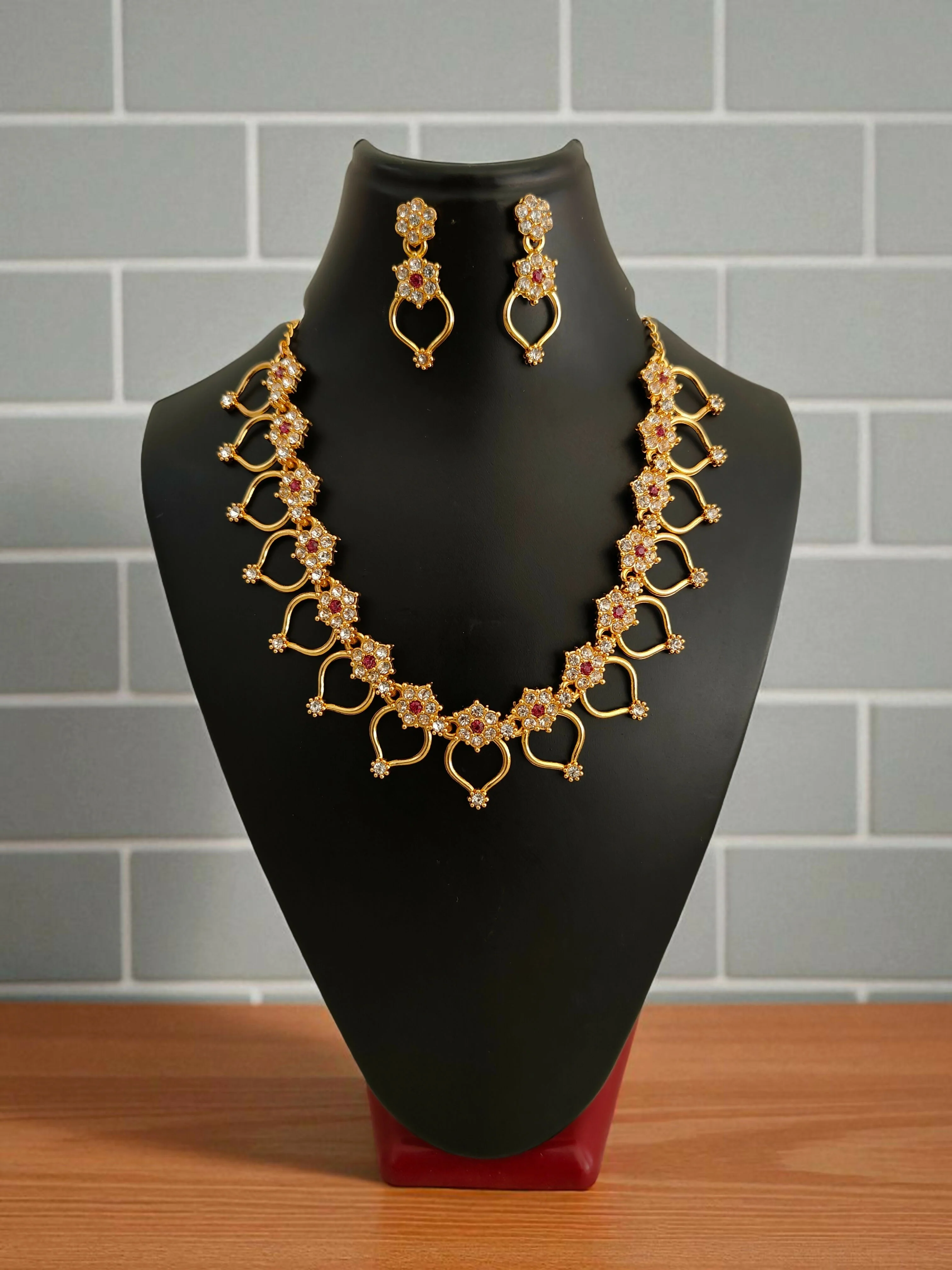 Elegant Gold-Plated Floral Necklace & Earrings Set with Pink Stone Accents - Image 2