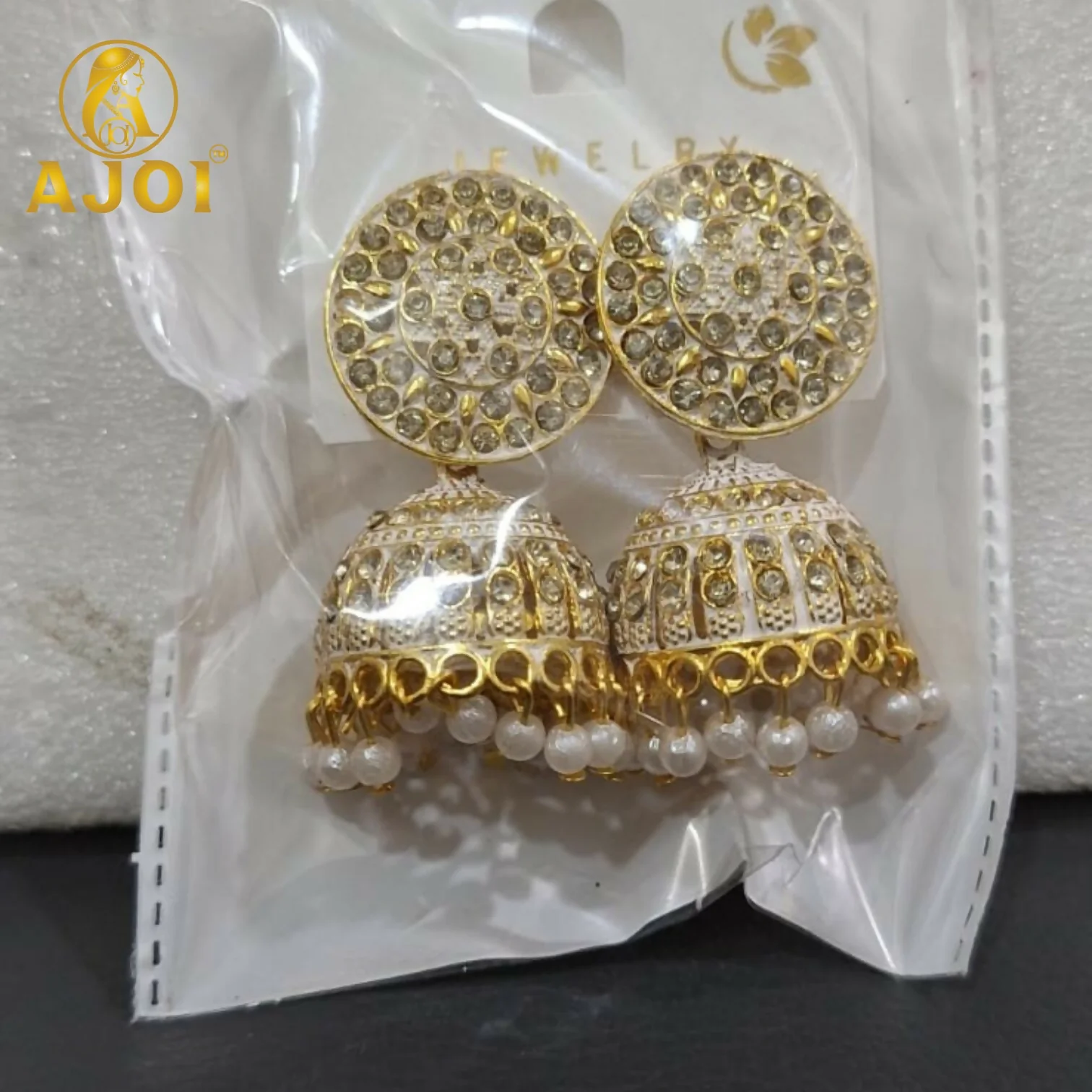 Elegant Gold Plated Kundan Jhumka Earrings with Pearl Drop Design - Image 5