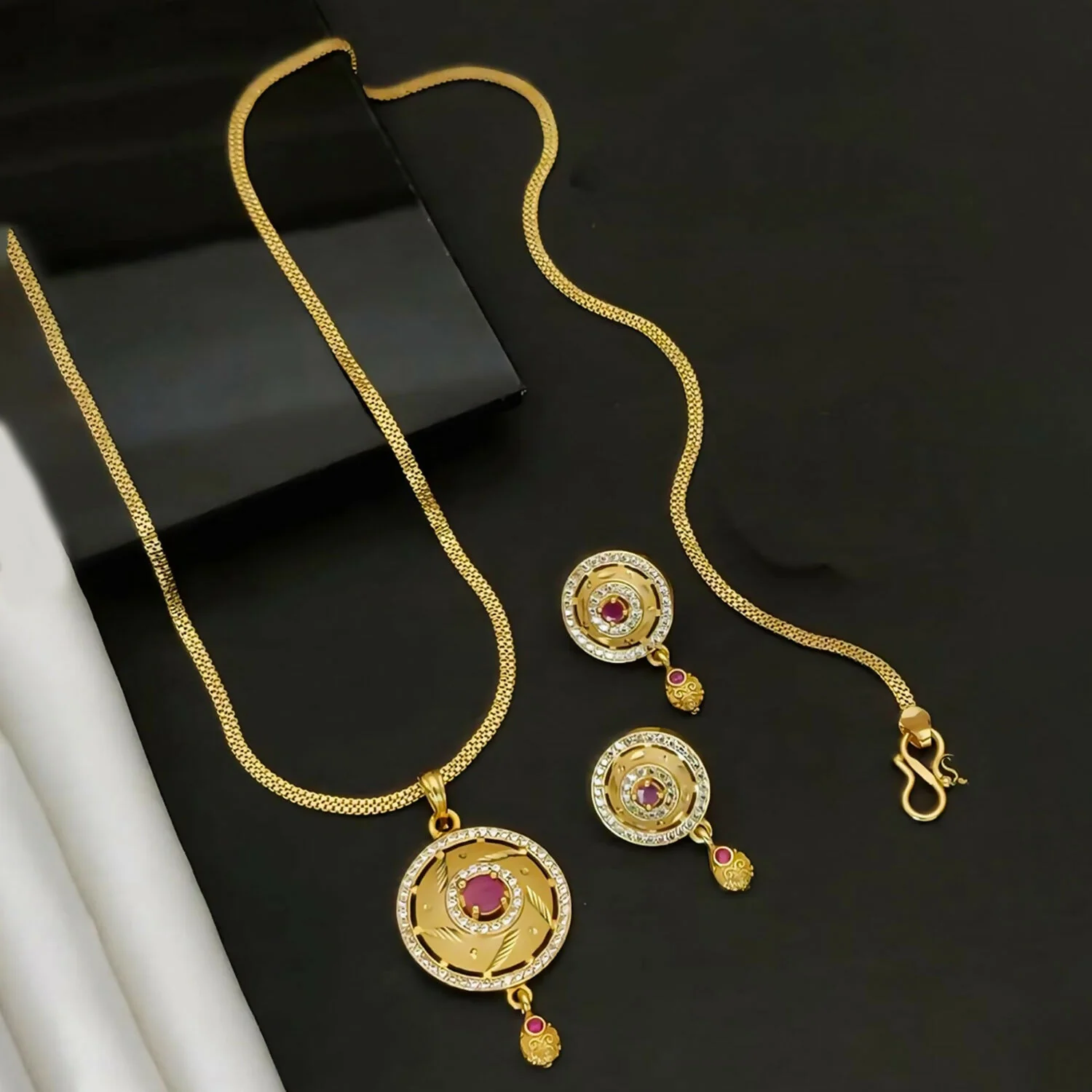 Elegant Gold-Plated Pendant and Earrings Set - Image 3