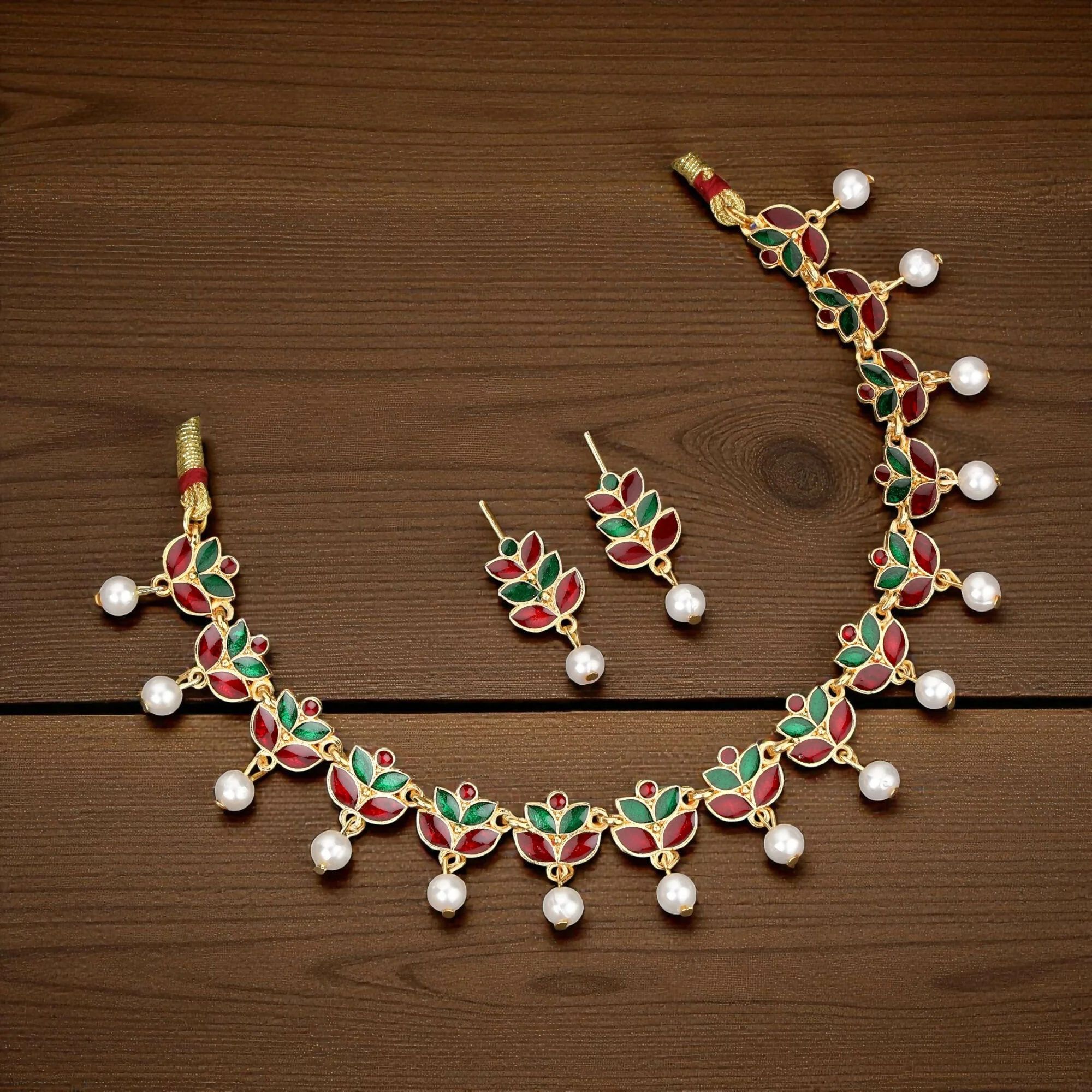 Elegant Gold-Tone Matte Leaf Motif Choker with Faux Pearls - Image 3