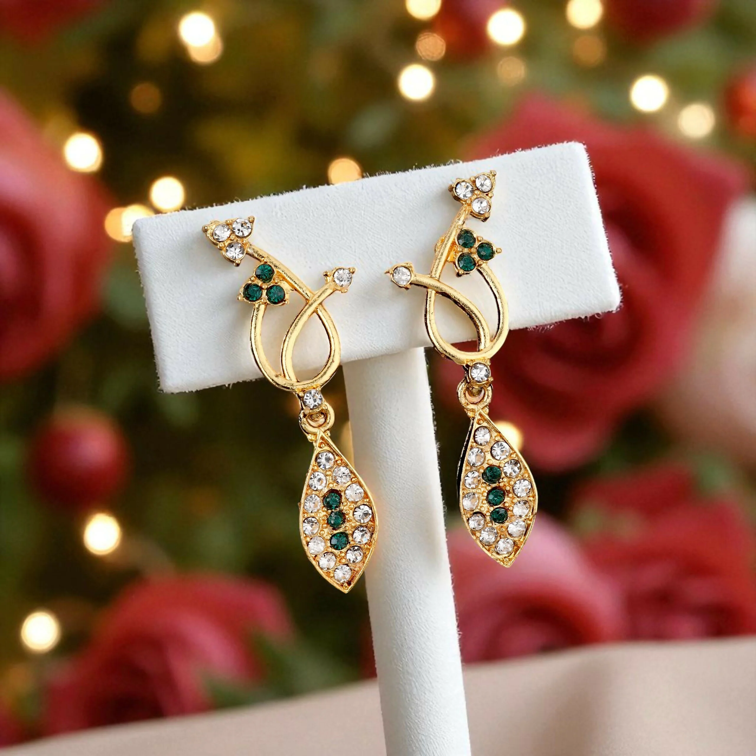 Elegant Gold-Toned Floral & Green Stone Set - Image 4