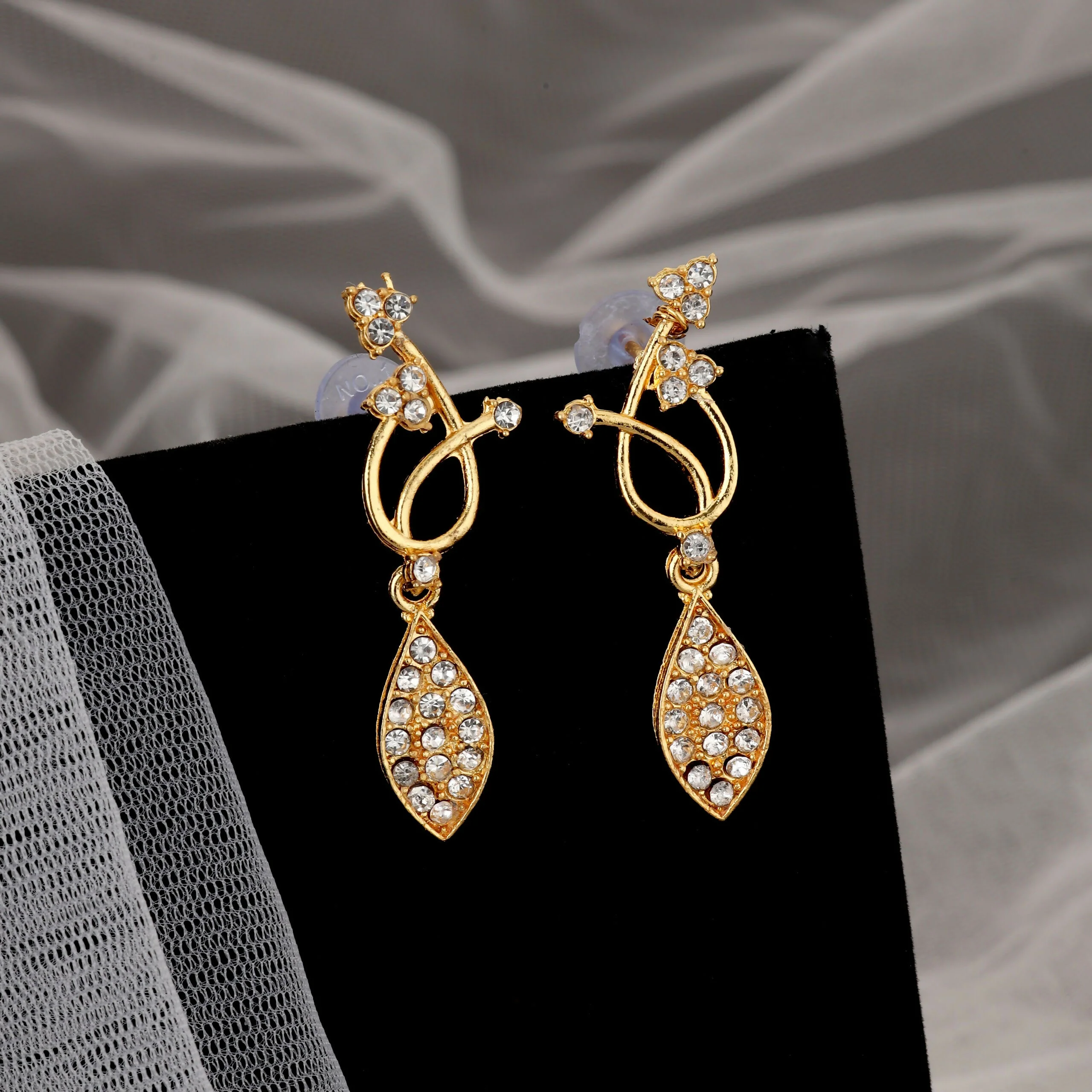 Elegant Gold-Toned Ruby & American Diamond Vine Necklace Set - Image 2