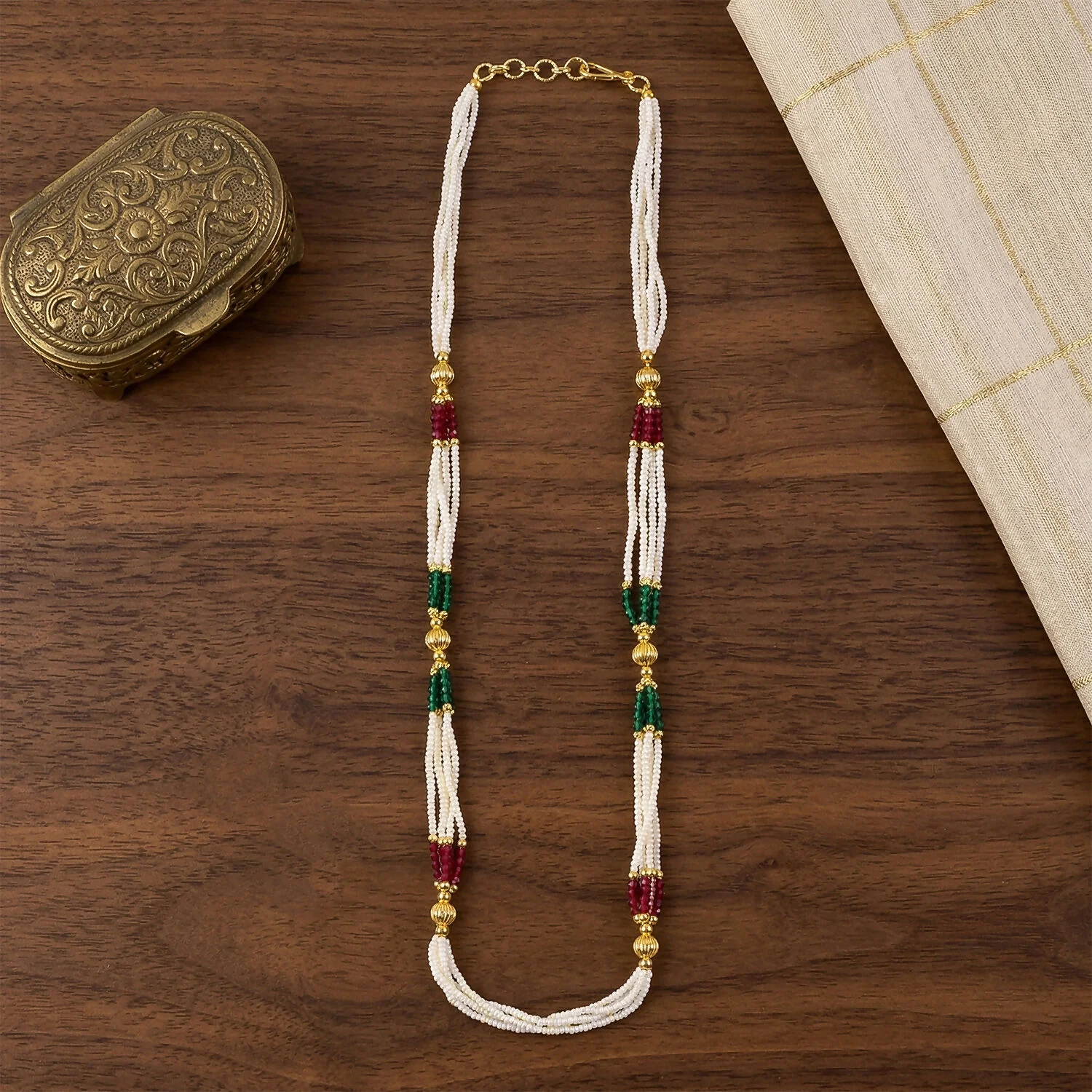Elegant Handmade White Beaded Mala Necklace with Gold Accents for Women - Image 4