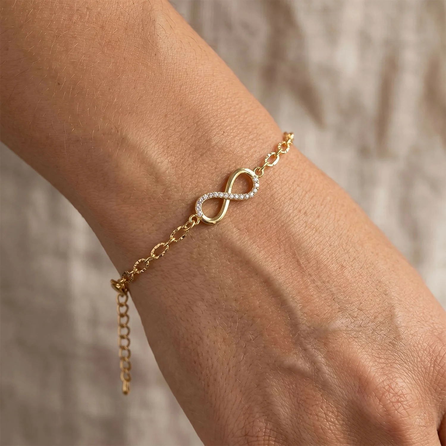 Elegant Heart Charm Gold Plated Chain Bracelet for Women and Girls (1 Pc) - Image 4