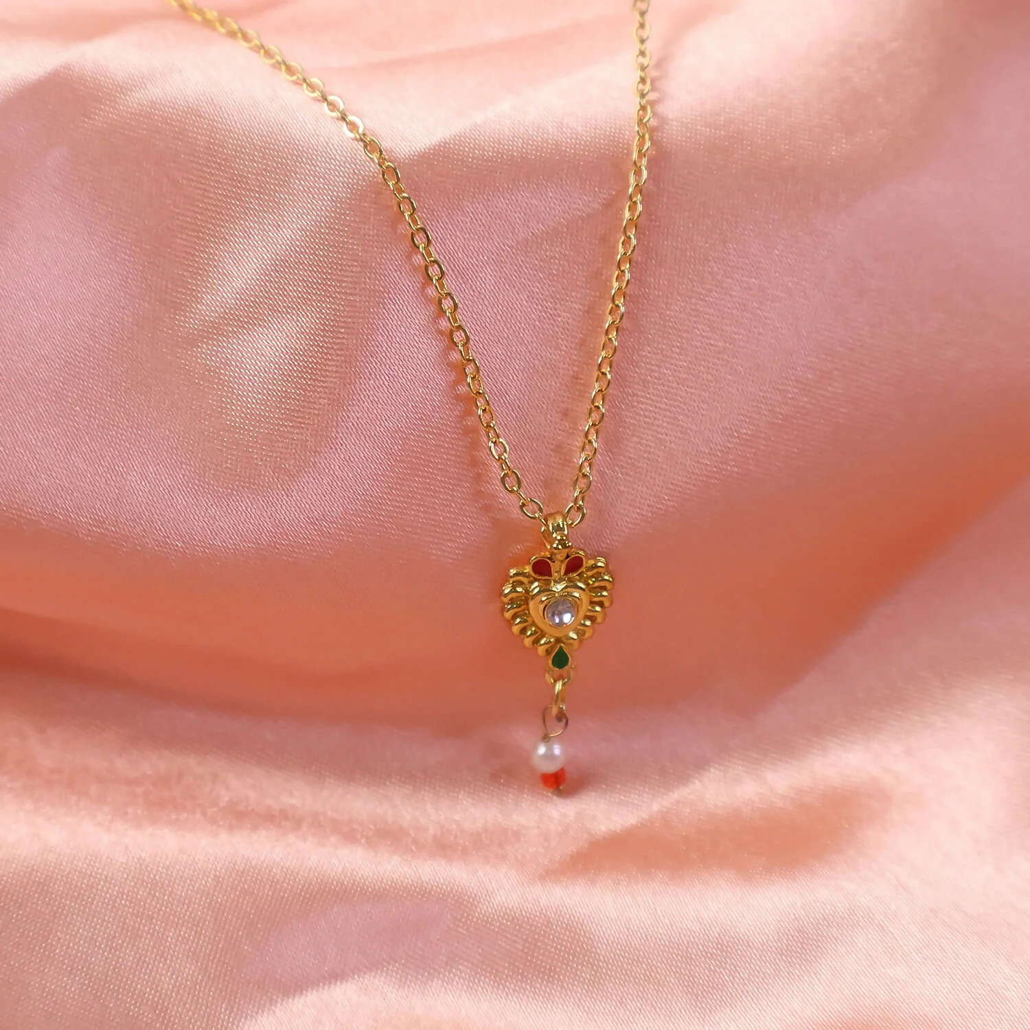 Elegant Heart Motif Pendant Necklace with Chain for Women - Image 2
