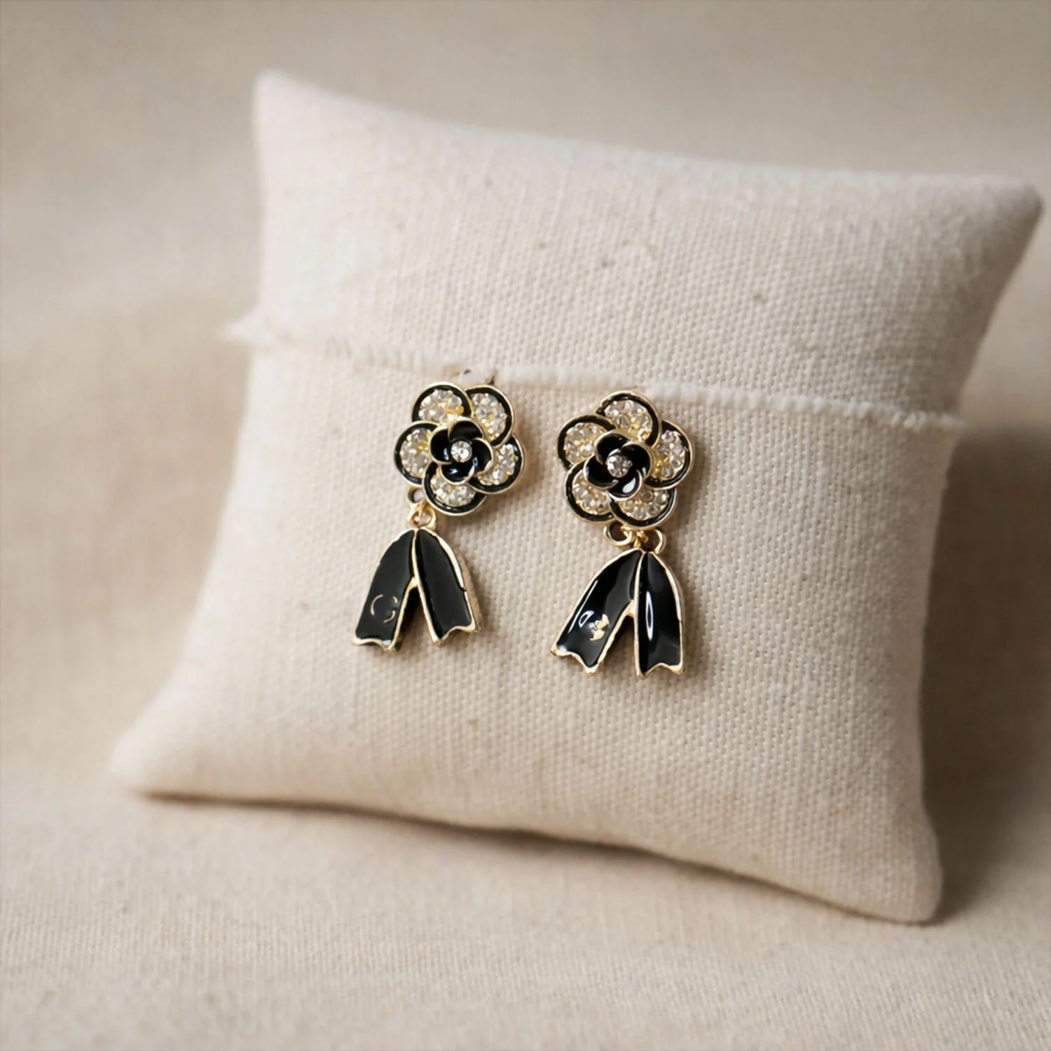 Elegant Korean Style Leaf Pearl Stud Earrings for Women – Gold Plated Designer Party & Daily Wear Earrings - Image 2