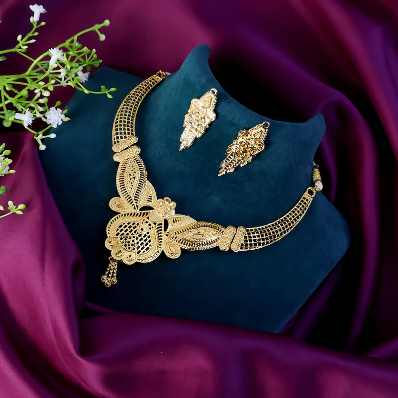 Meshwork Choker Necklace Set – Handcrafted Design for Festive & Bridal Looks - Image 3