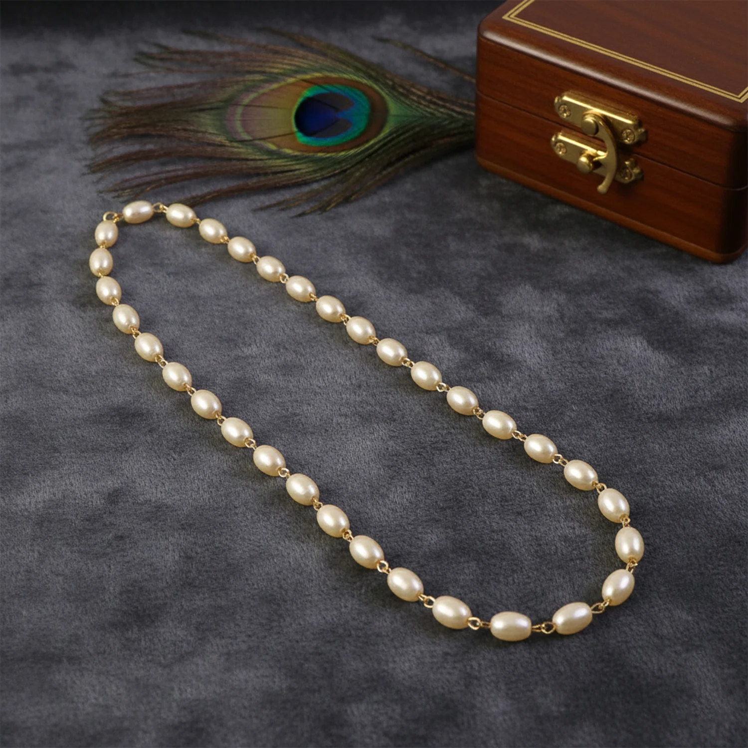 Elegant Pearl Beaded Necklace with Golden Chain Accents (1 Pc) - Image 4