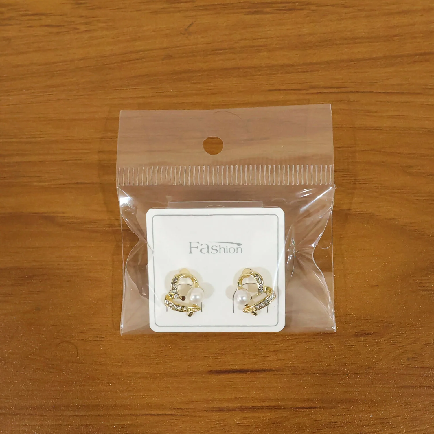 Elegant Pearl & Crystal Heart Design Stud Earrings for Women - Image 8