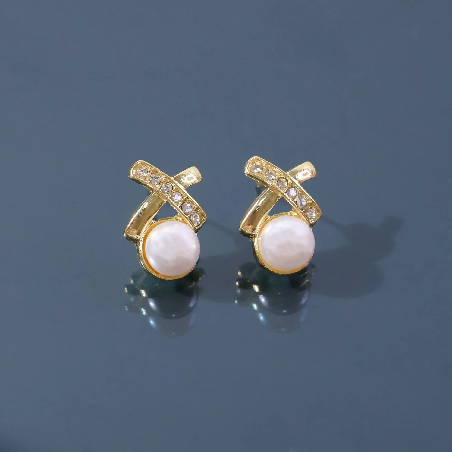Elegant Pearl Crystal Stud Earrings for Women And Girls - Image 3