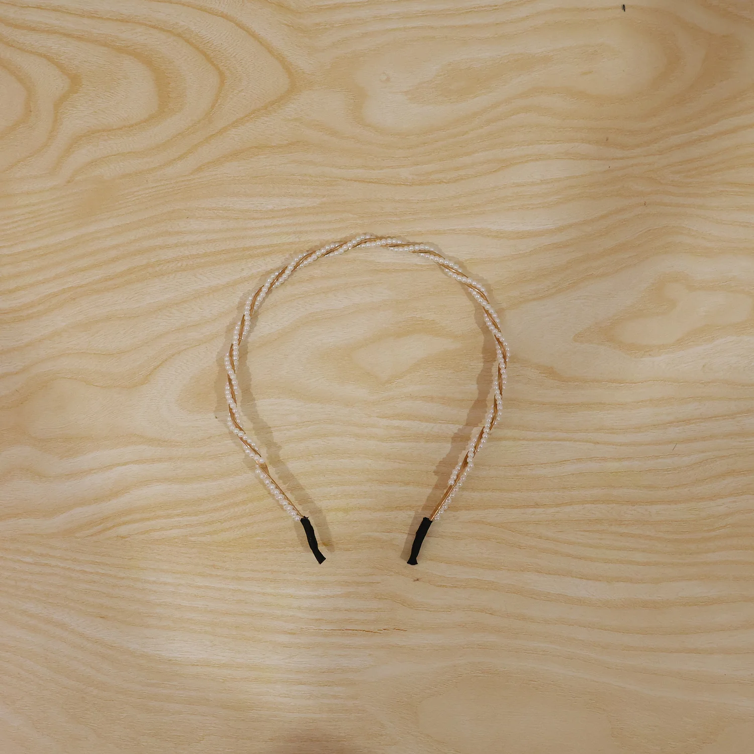 Elegant Pearl Design Hairband (1 Pc) - Image 10