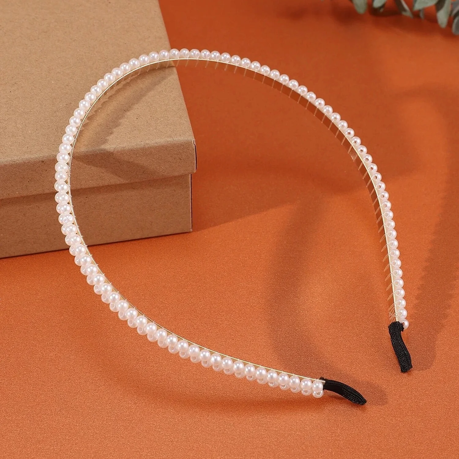 Premium Pearl Embellished Slim Hairband (1 Pc) - Image 4