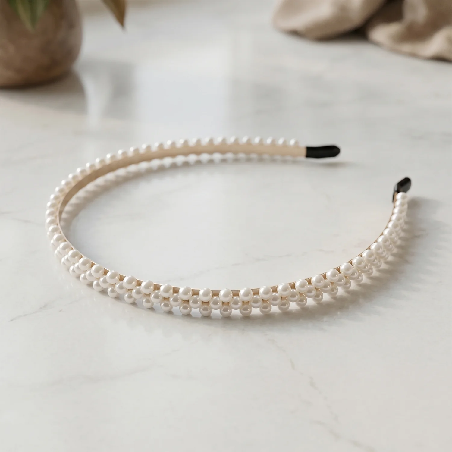 Premium Styling Pearl Embellished Stylish Hairband (1 Pc) - Image 4