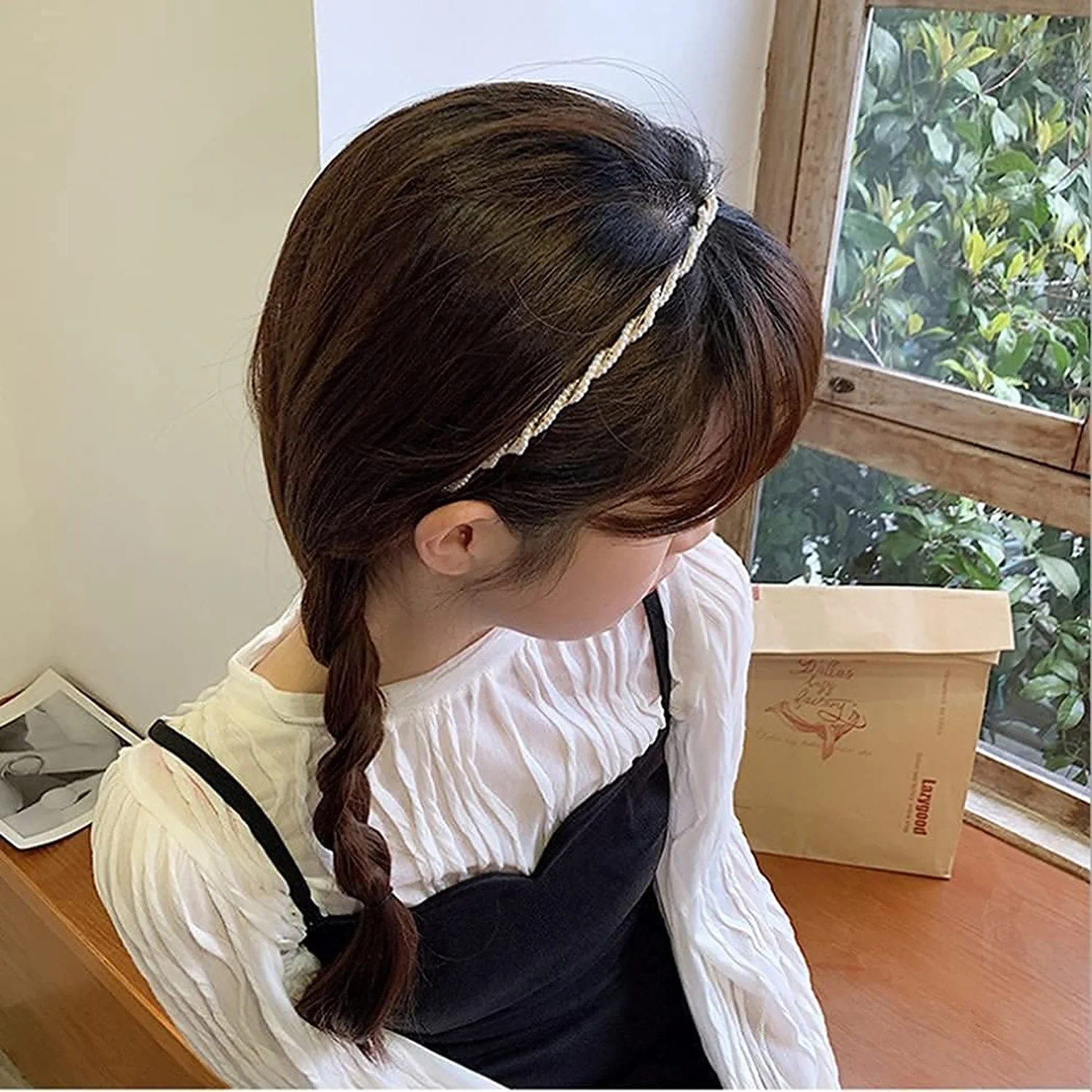 Elegant Pearl Design Hairband (1 Pc) - Image 3