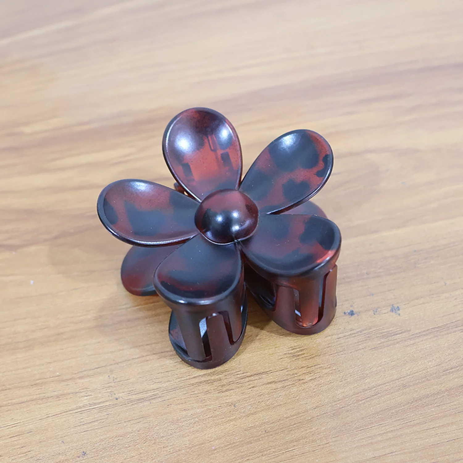 Elegant Plastic Flower Hair Clip (1 Pc / Mix Color) - Image 3