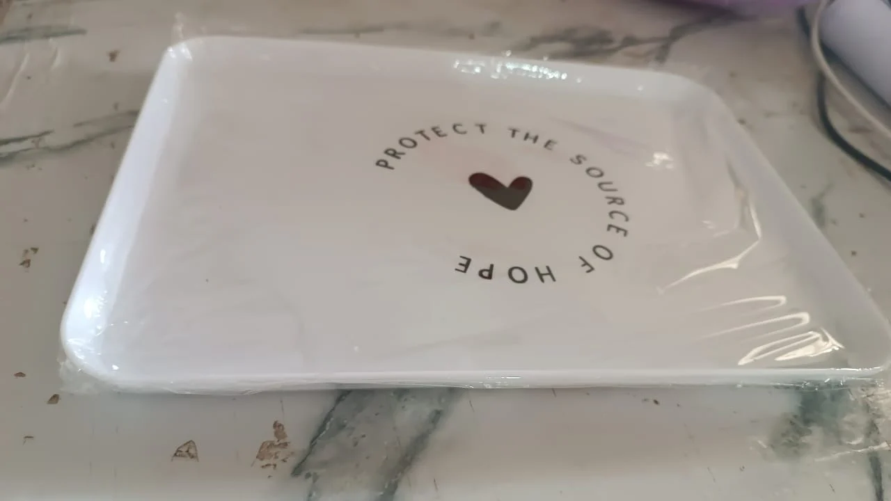 Elegant Printed Plastic Serving Tray with Motivational Quote - Image 7
