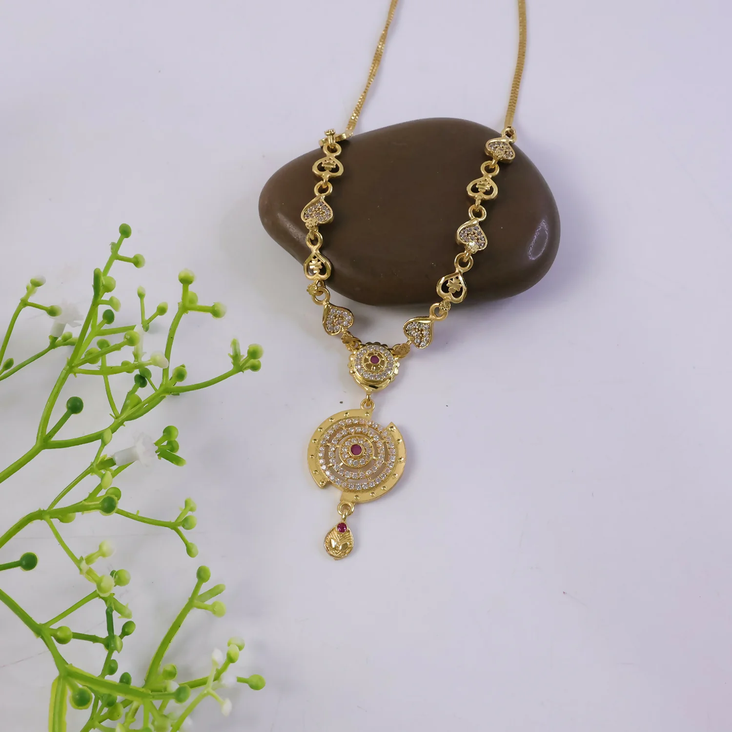Elegant Queen Inspired Necklace Set with Royal Design for Women Festive Wear - Image 3
