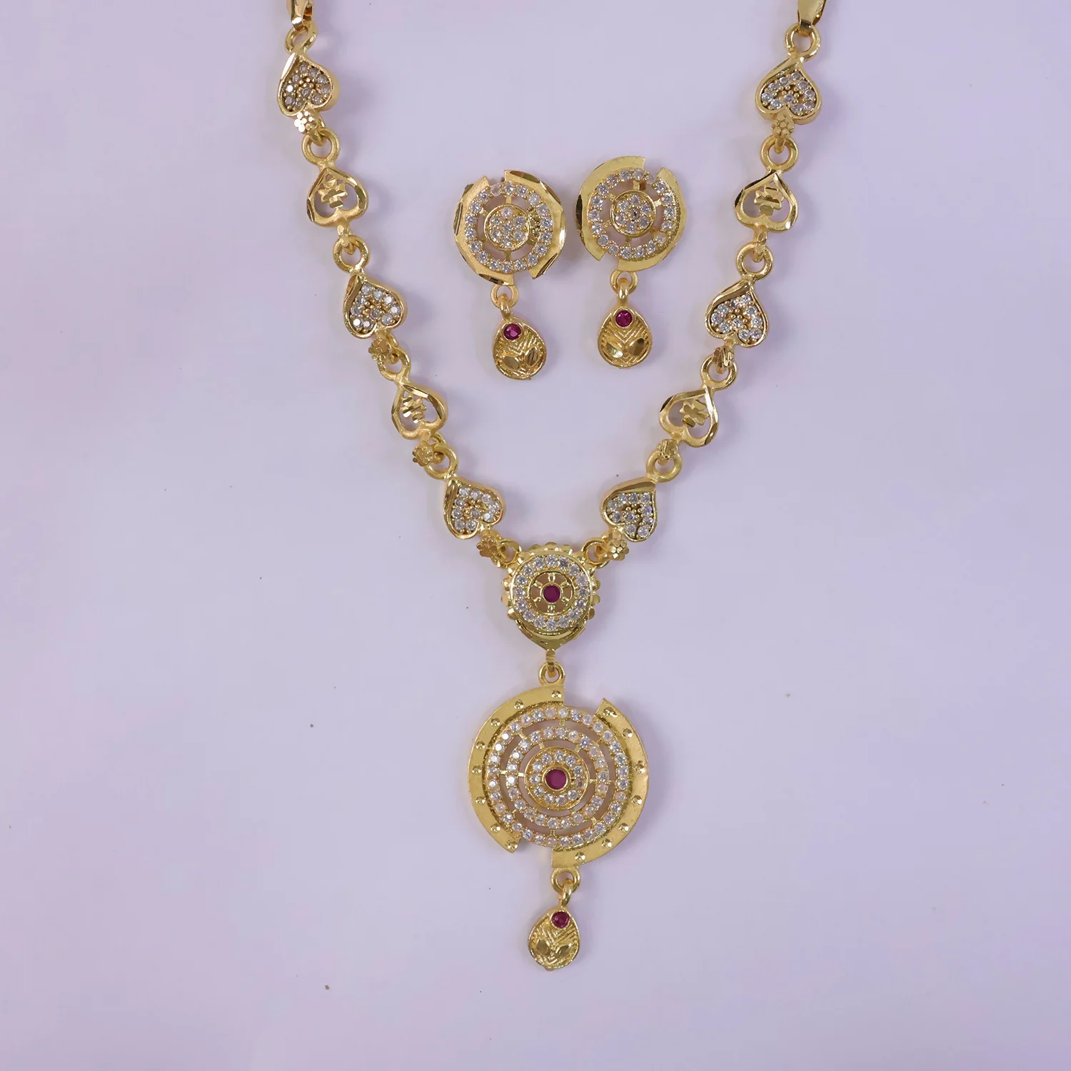 Elegant Queen Inspired Necklace Set with Royal Design for Women Festive Wear - Image 4