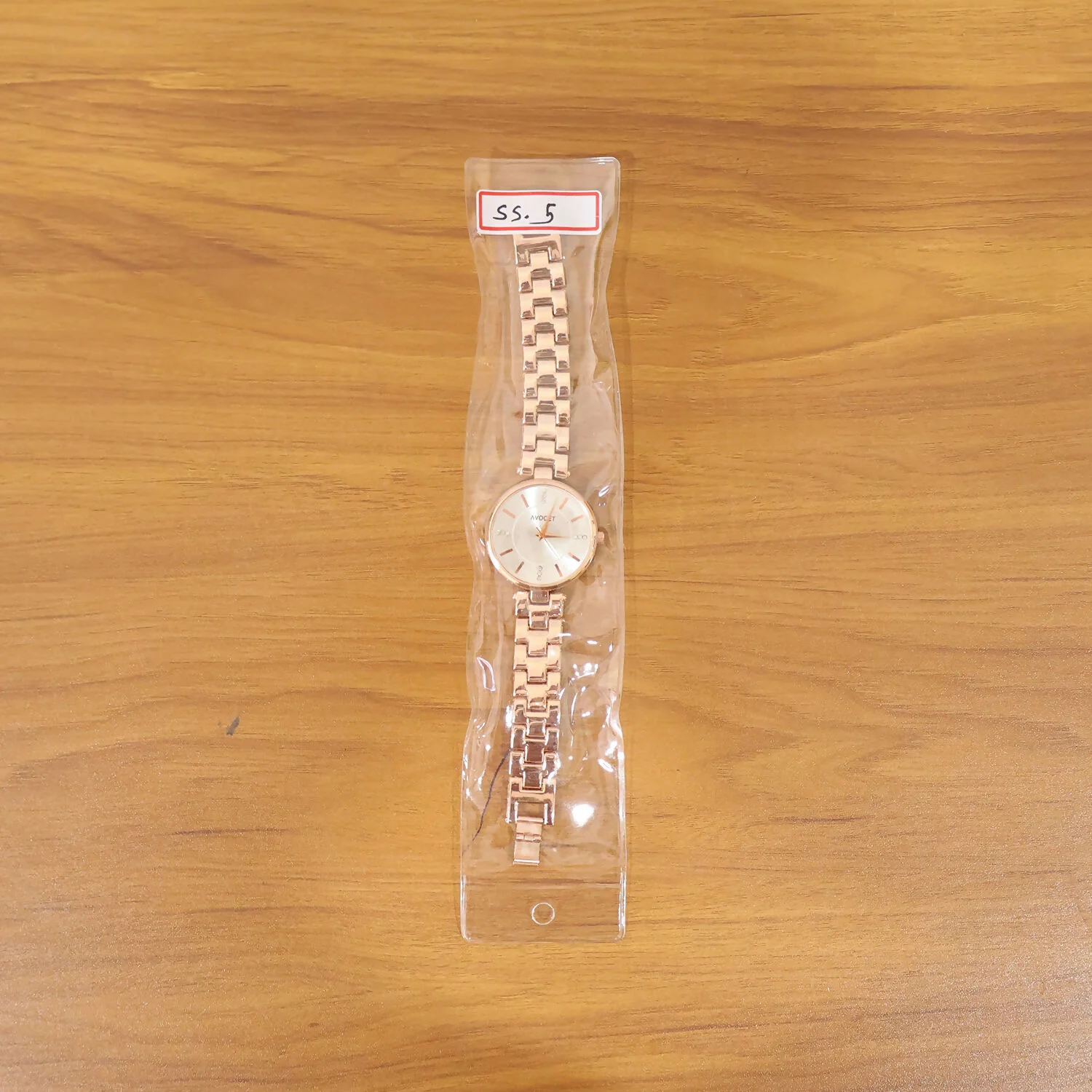 Elegant Rose Gold Analog Women’s Watch with Crystal Dial & Metal Strap - Image 7