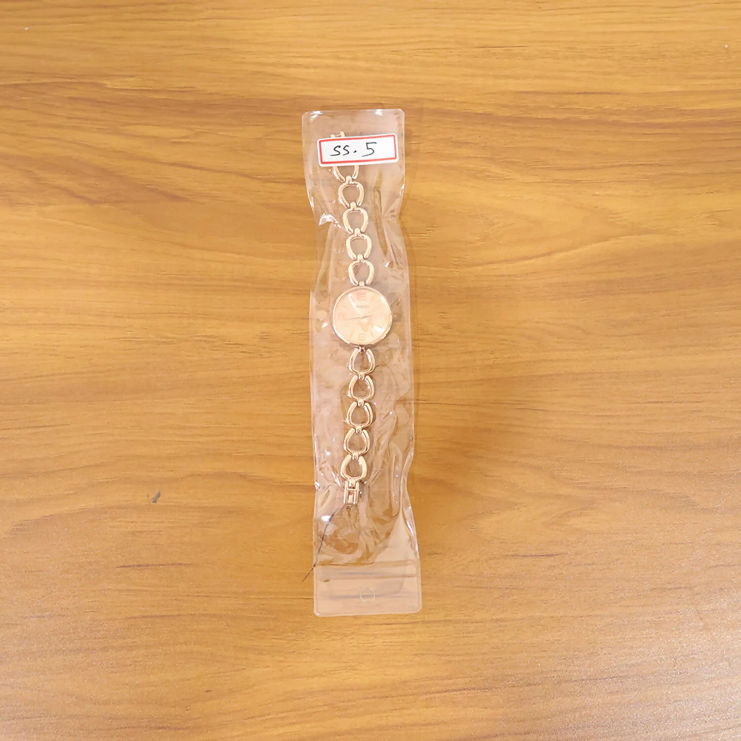 Elegant Rose Gold Chain Strap Women’s Wrist Watch with Butterfly Dial Design - Image 7