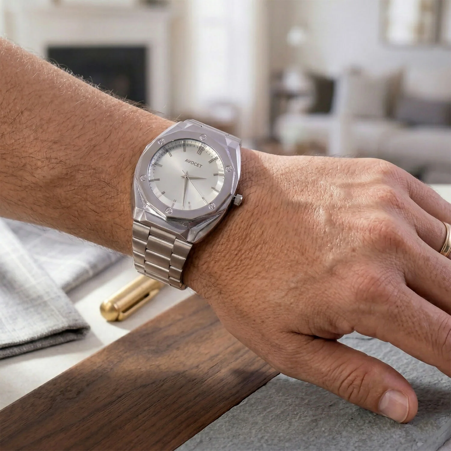 Elegant Silver Analog Wrist Watch with Classic Dial & Premium Metal Strap - Image 2