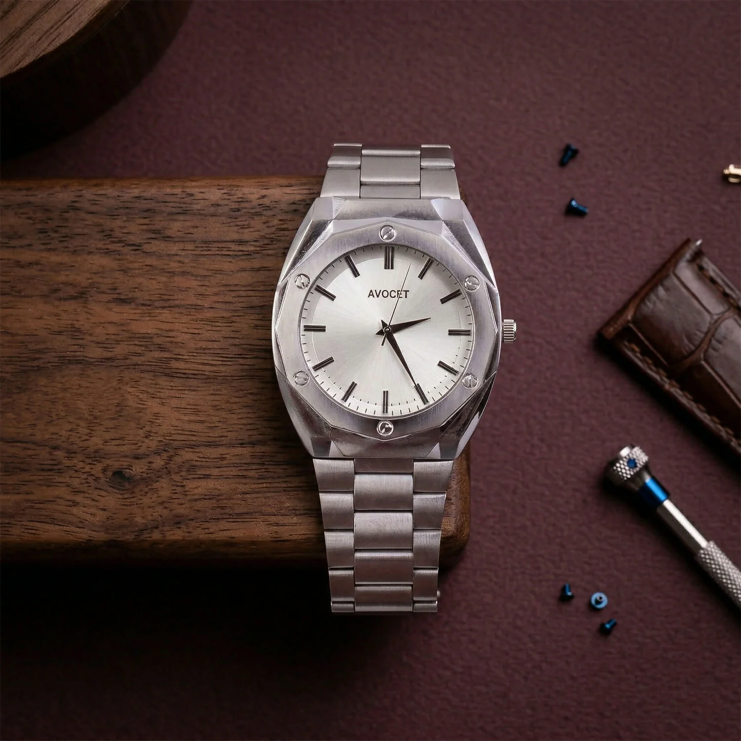 Elegant Silver Analog Wrist Watch with Classic Dial & Premium Metal Strap - Image 3