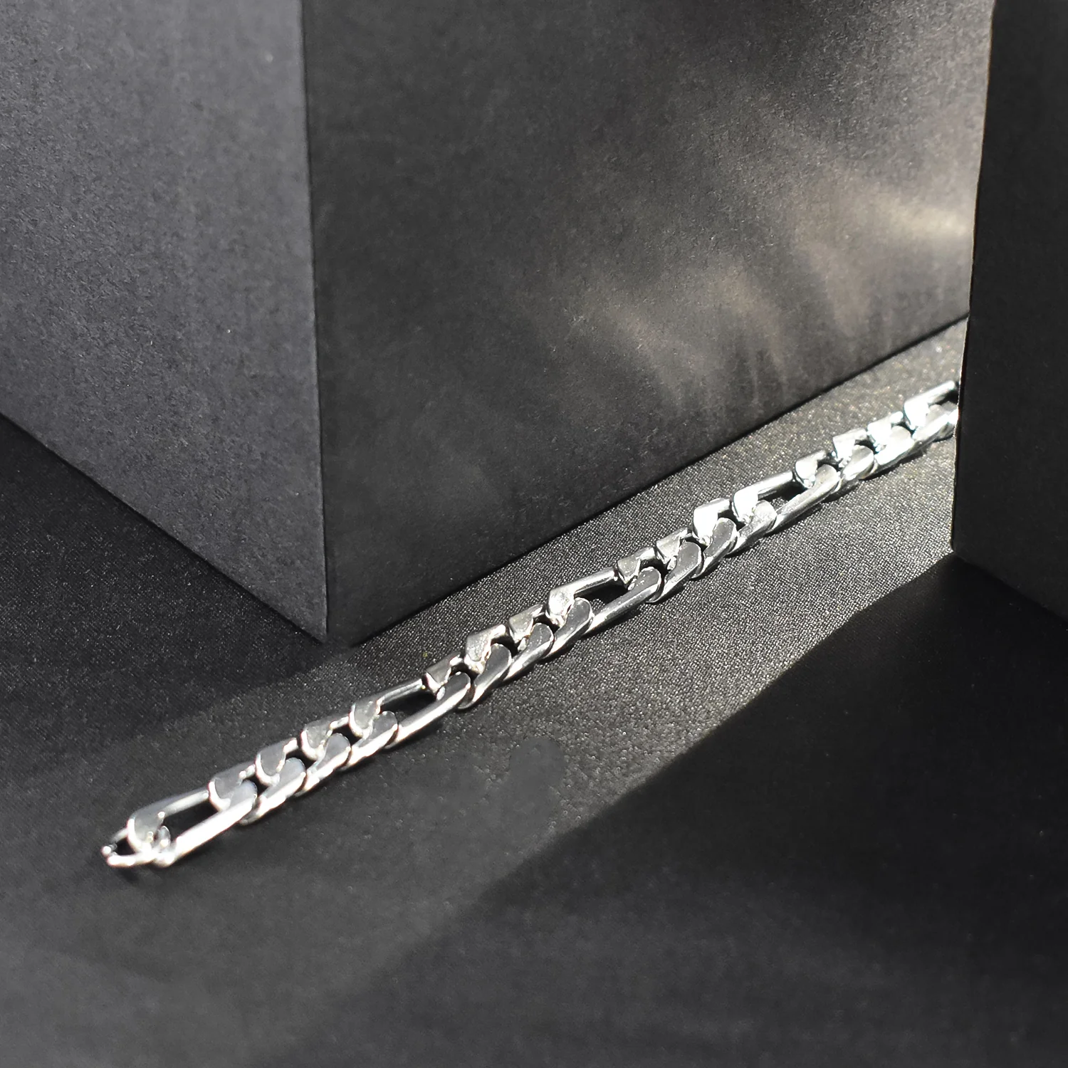 Elegant Silver  Bracelet - A Perfect Blend of Style and Sophistication - Image 2
