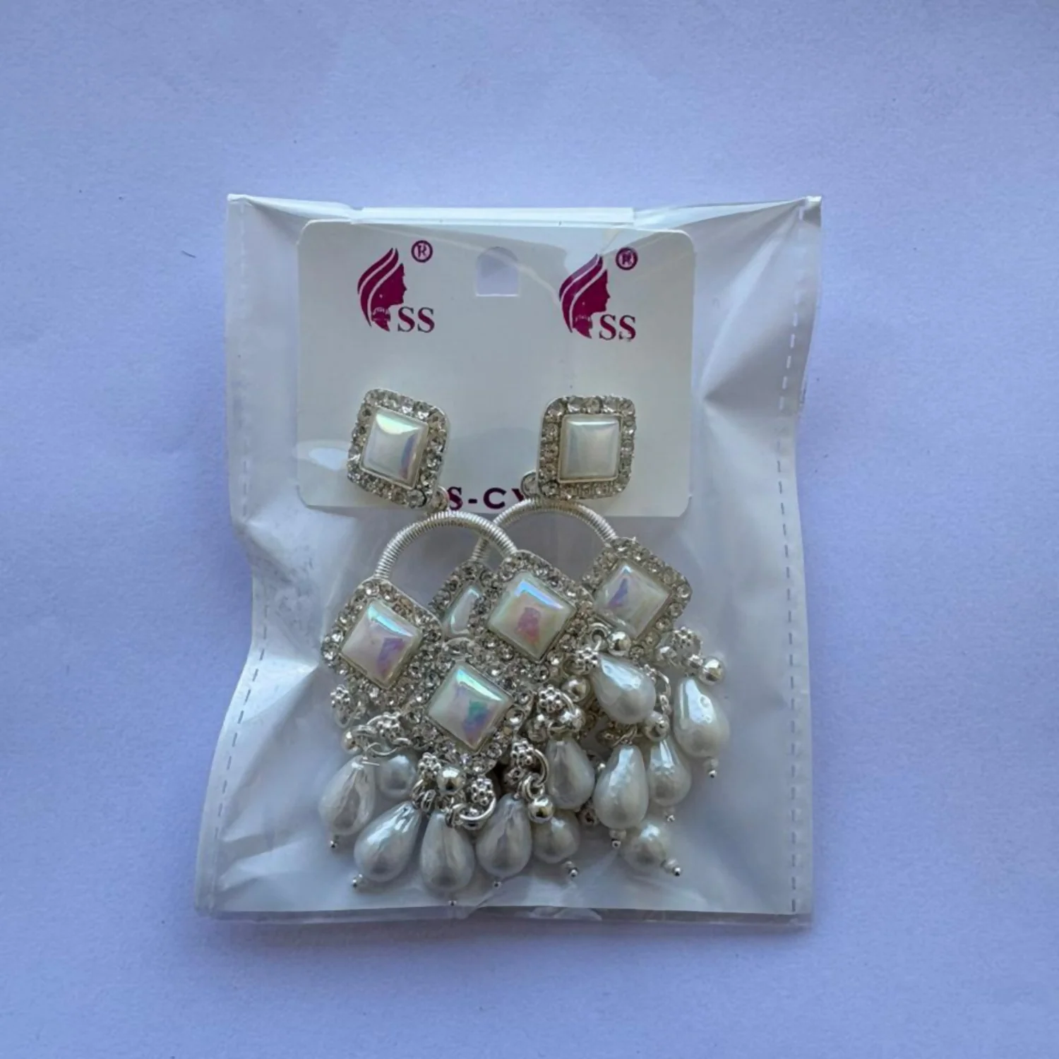 Elegant Silver Plated Chandelier Earrings Featuring Square Crystals and White Teardrop Beads - Image 5