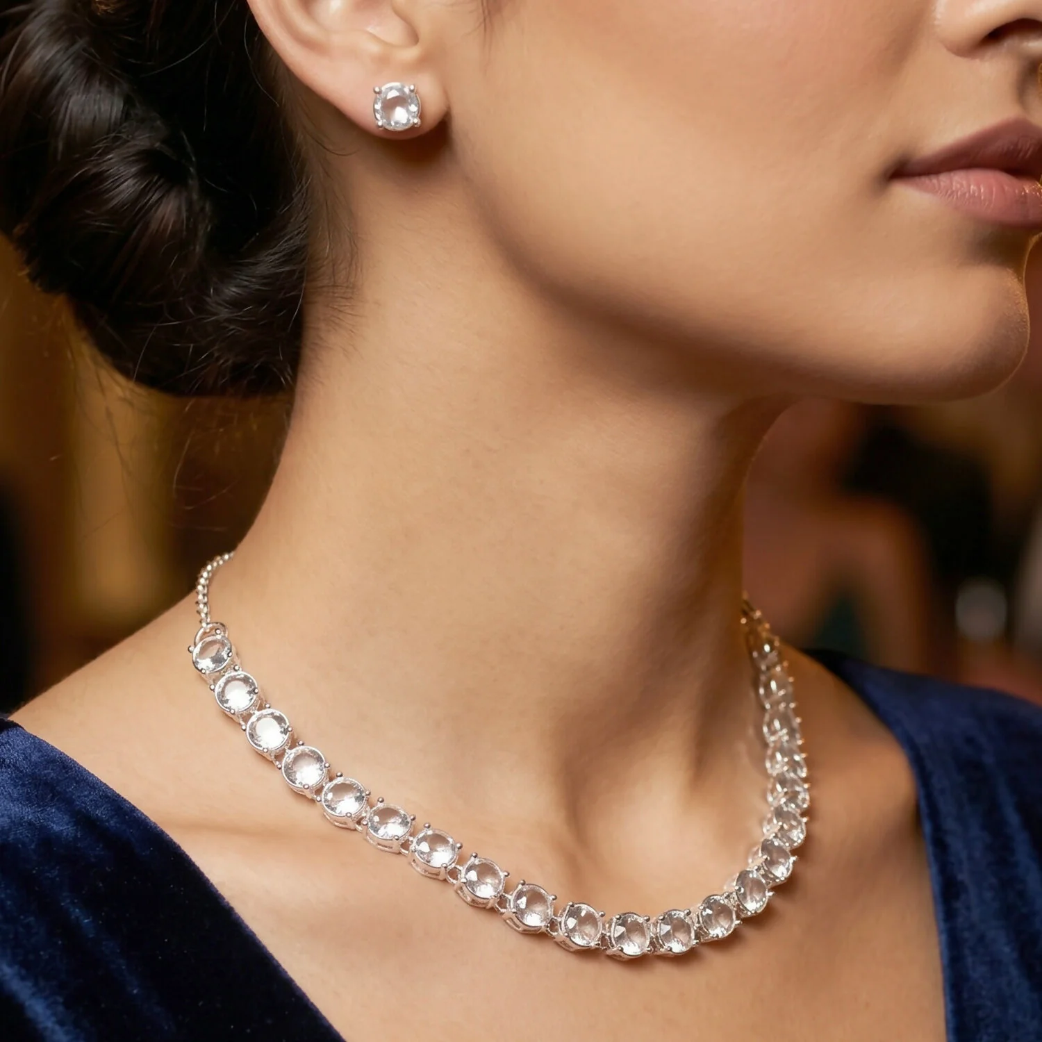 Elegant Silver-Plated Necklace Set with Clear Gemstones and Matching Earrings - Image 5