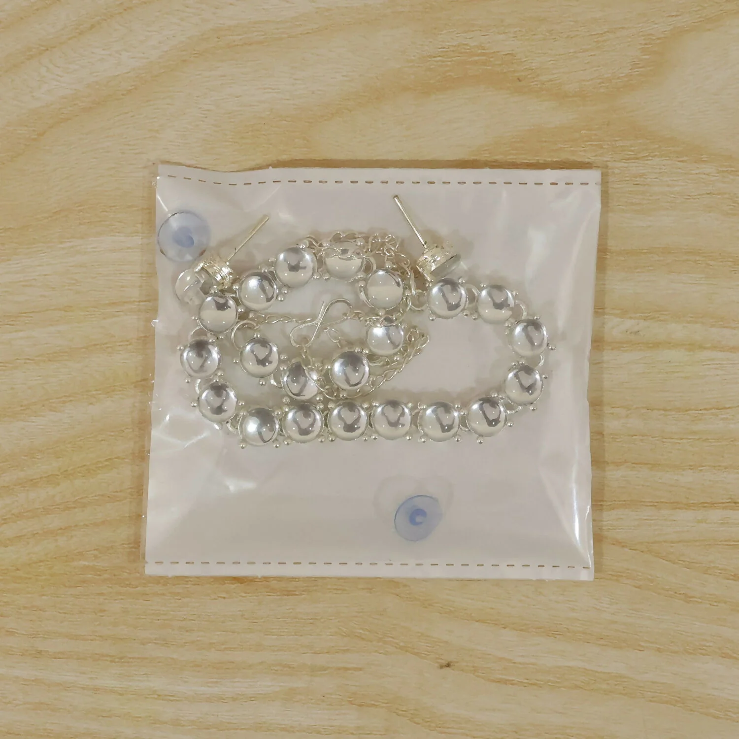 Elegant Silver-Plated Necklace Set with Clear Gemstones and Matching Earrings - Image 7