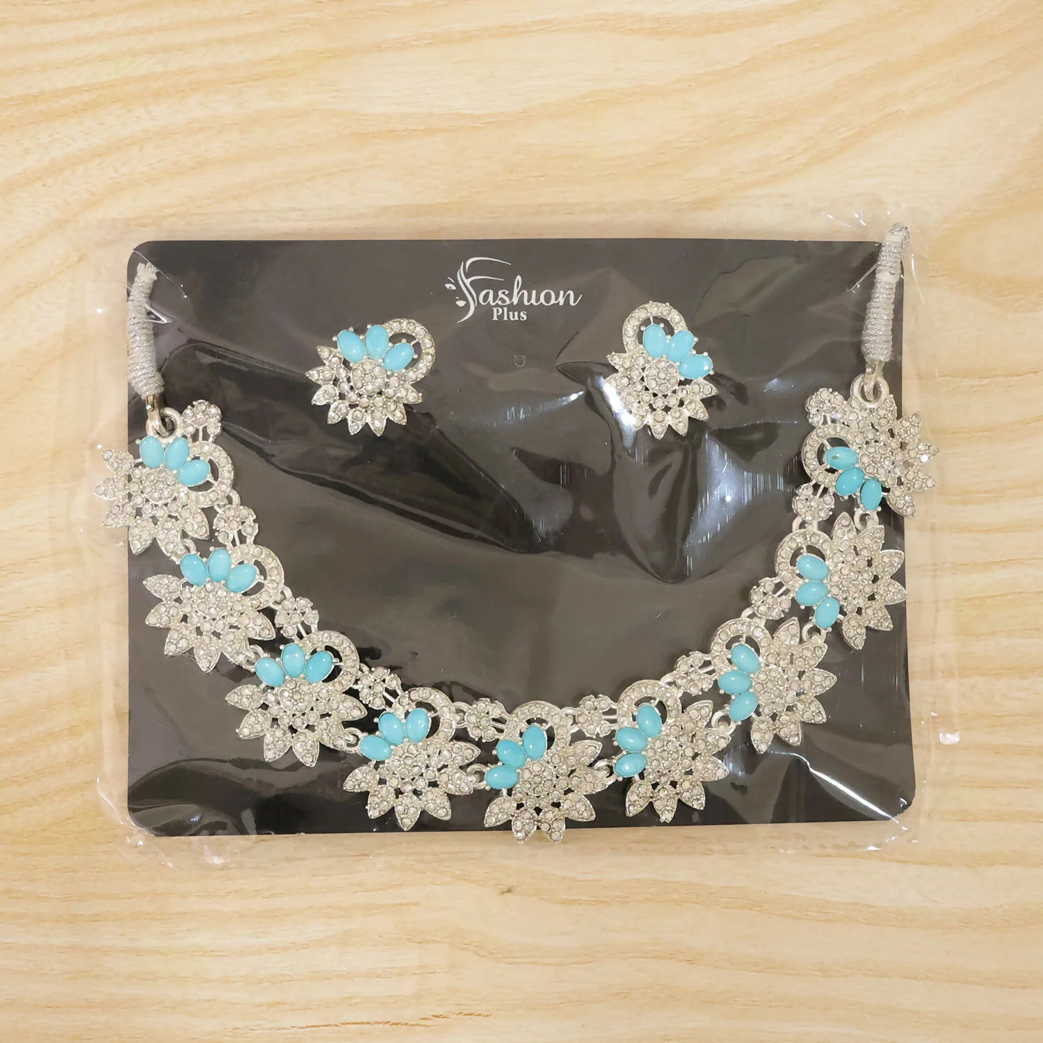 Elegant Silver-Plated Necklace Set with Earrings and Blue Gemstones - Image 7