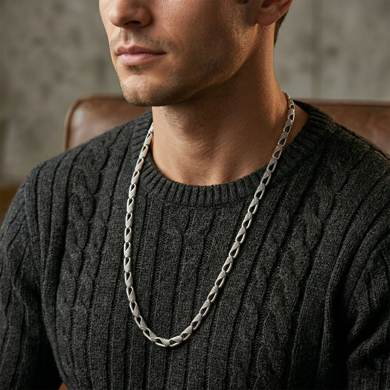 Elegant Silver Tone Textured Chain Necklace for Men & Women - Image 4