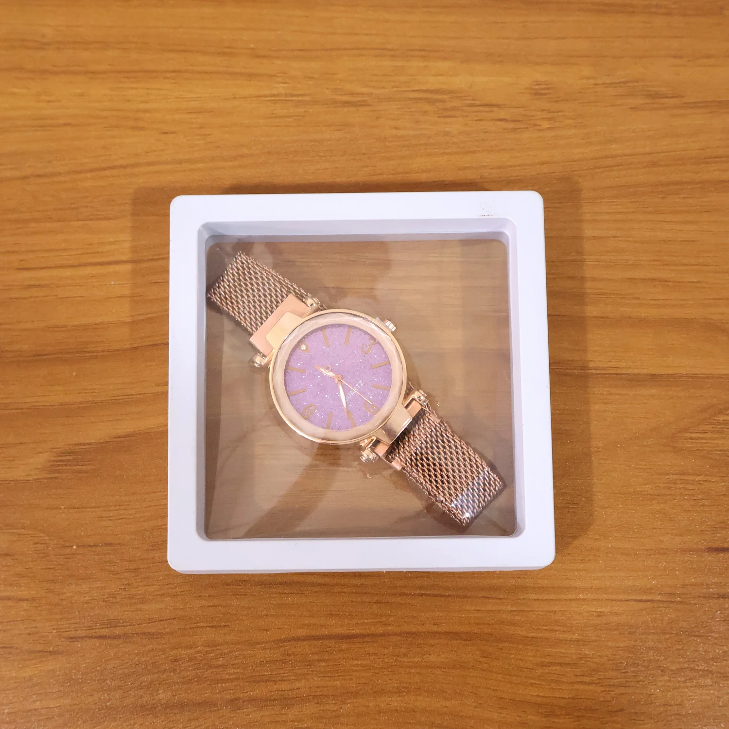 Elegant Women’s Analog Wrist Watch with Display Box - Image 5