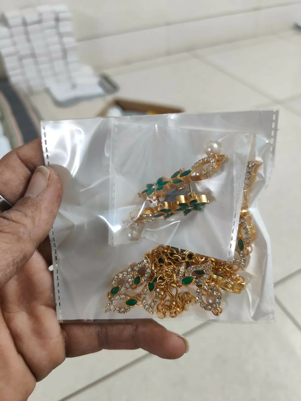 Emerald Green & Crystal Leaf Motif Necklace Set with Pearl Drop - Image 5