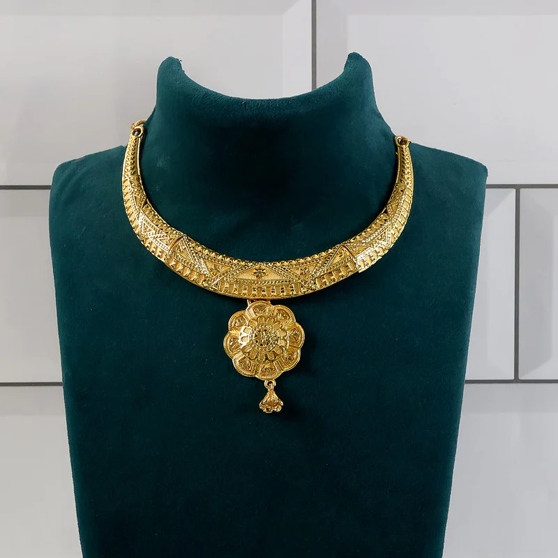 Exclusive Crescent-Style Gold-Plated Necklace Set with Traditional Engraved Detailing - Image 3