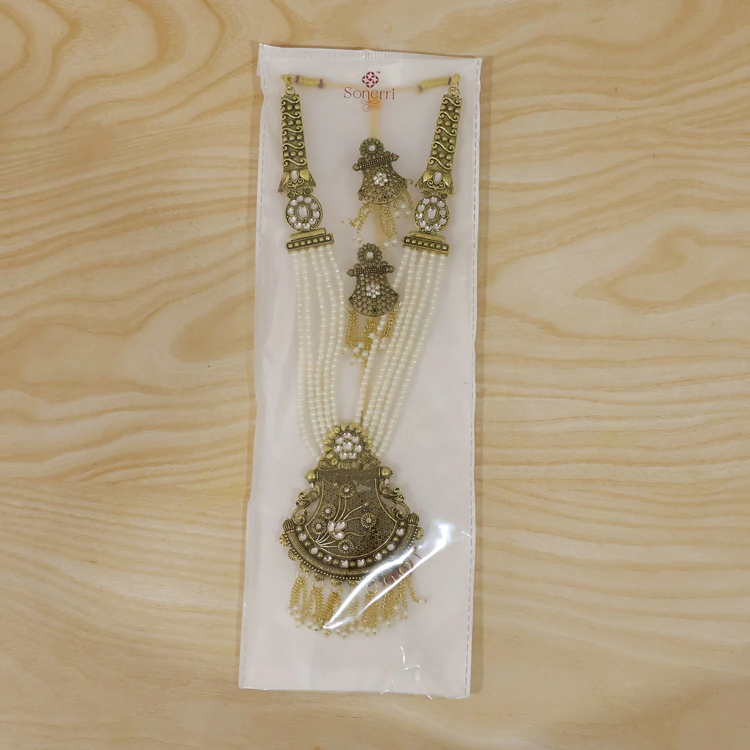 Exquisite Pearl and Stone-Studded Bridal Necklace Set with Earrings - Image 7