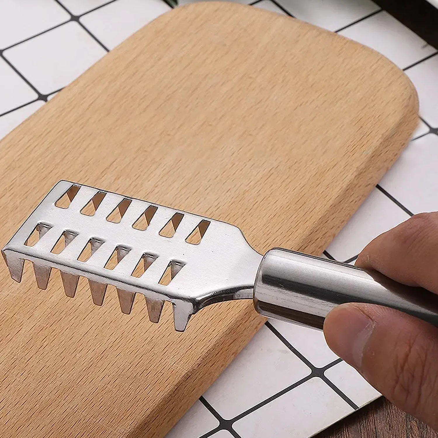 Stainless Steel Fish Scale Remover Scraper – Sawtooth Kitchen Tool - Image 5