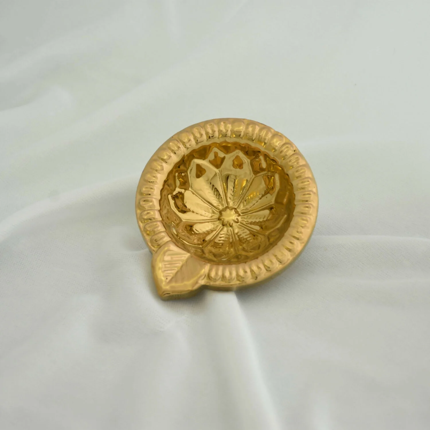 Floral Embossed Decorative Ceramic Diya with Gold PVD Plating & Glossy Metallic Finish (4 Pc) - Image 3