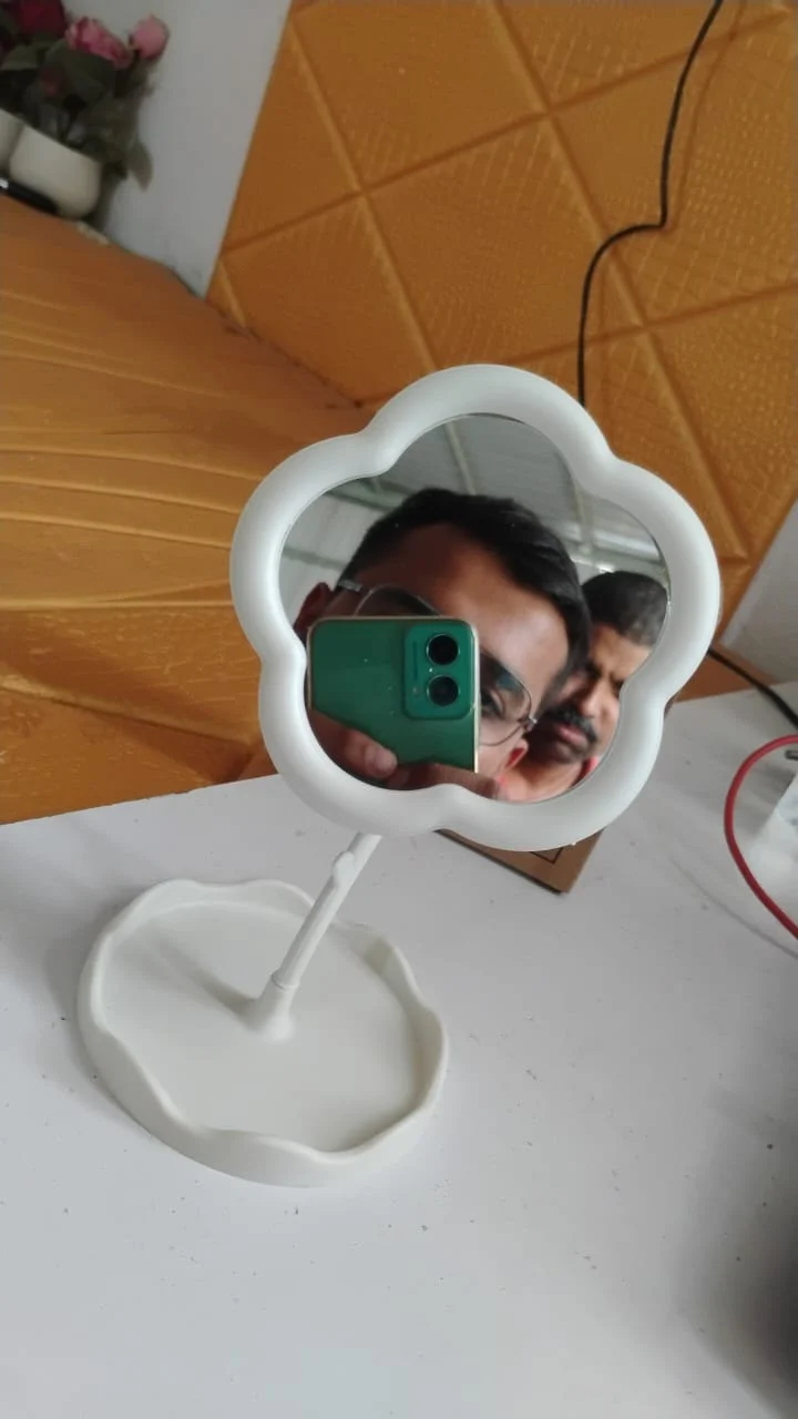 Flower-Shaped Makeup Mirror, Rotatable Makeup Mirror with Tray Table Vanity - Image 7