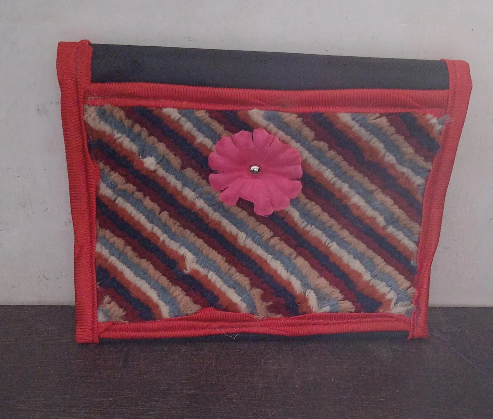 Foldable Hanging Organizer with 3 Pockets - Wall Hanging Letter Holder - Image 7