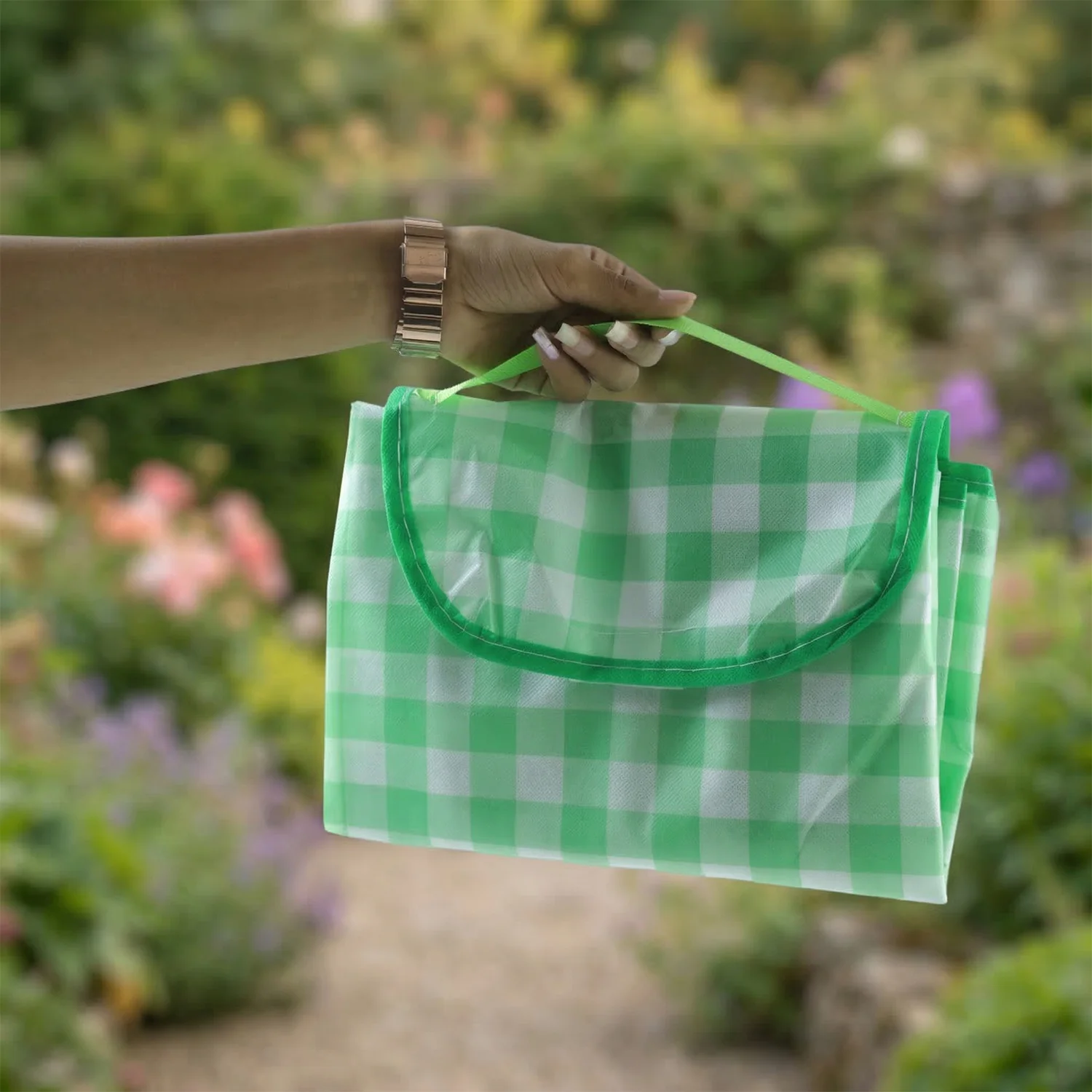 Foldable Picnic Mat with Carry Handle (1 Pc, 144x93 Cm) - Image 3