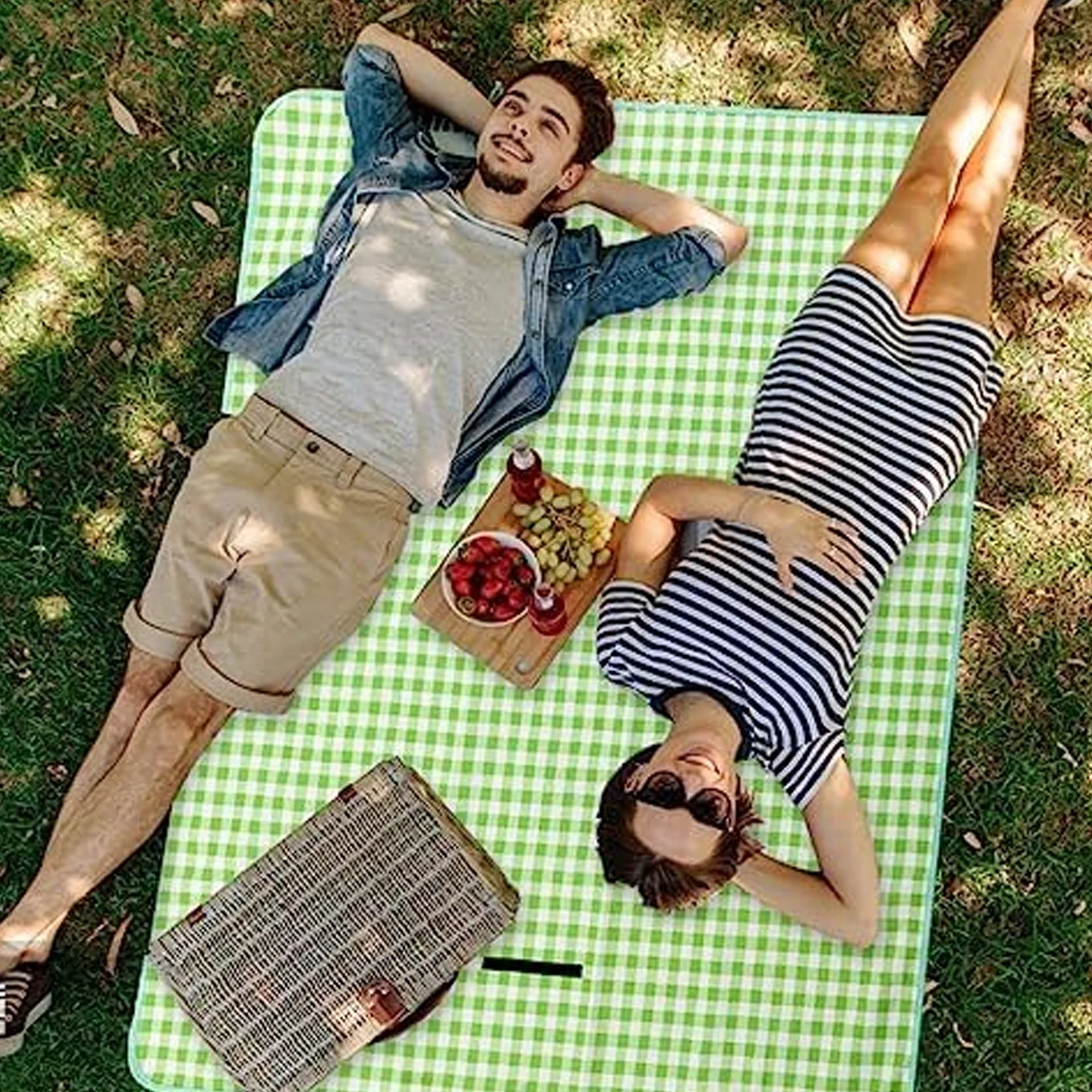 Foldable Picnic Mat with Carry Handle (1 Pc, 144x93 Cm) - Image 4