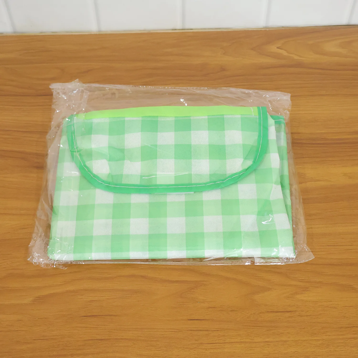 Foldable Picnic Mat with Carry Handle (1 Pc, 144x93 Cm) - Image 8