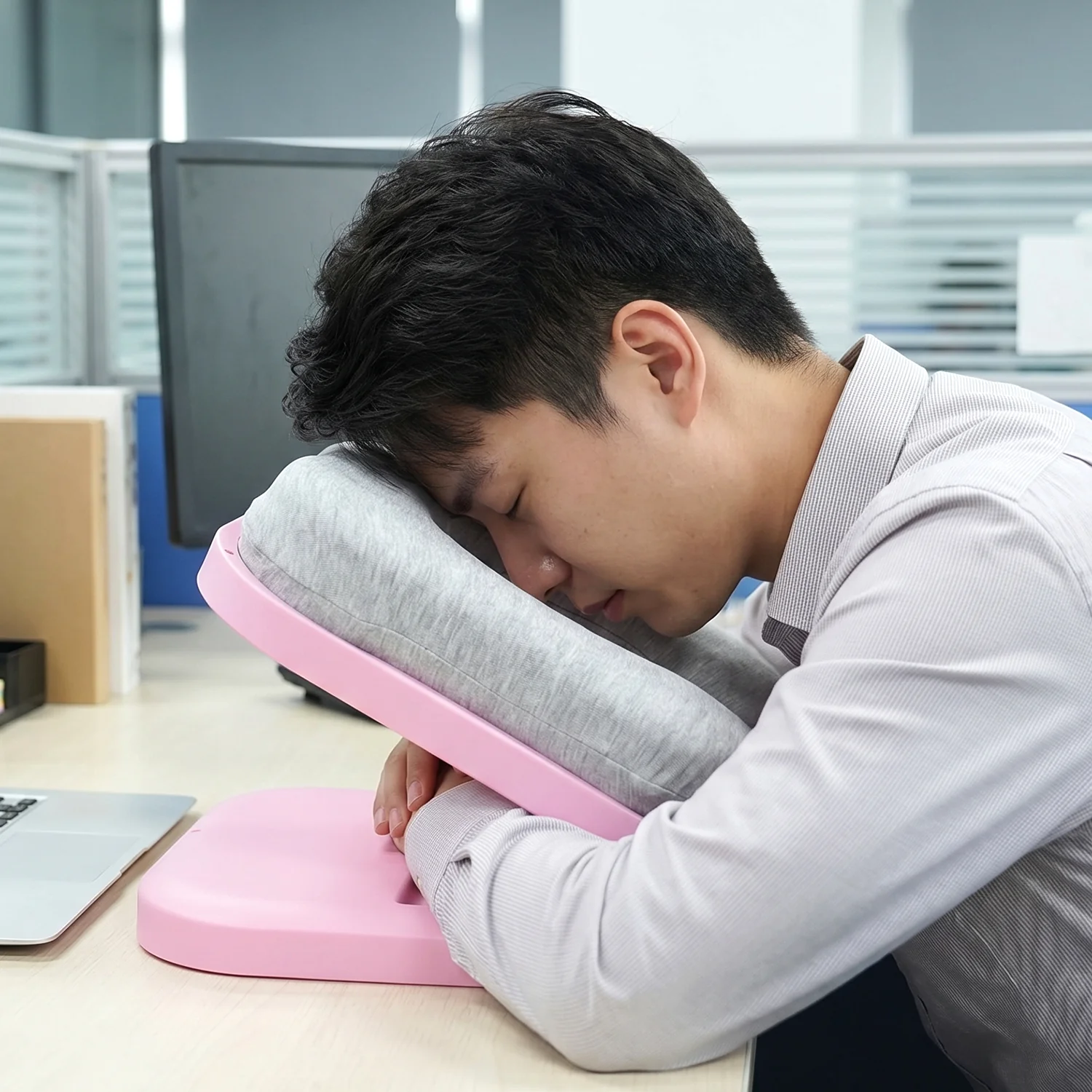 Foldable Soft Nap Doughnut Pillow Portable Neck Support Cushion 1 Pc - Image 3