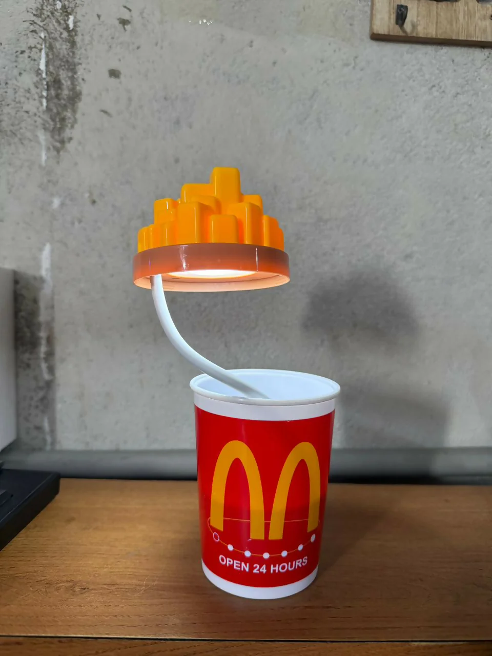 French Fries Style LED Desk Lamp with Pen Holder Flexible Study Lamp - Image 5